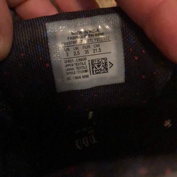 gray converse - Picture 7 of 7